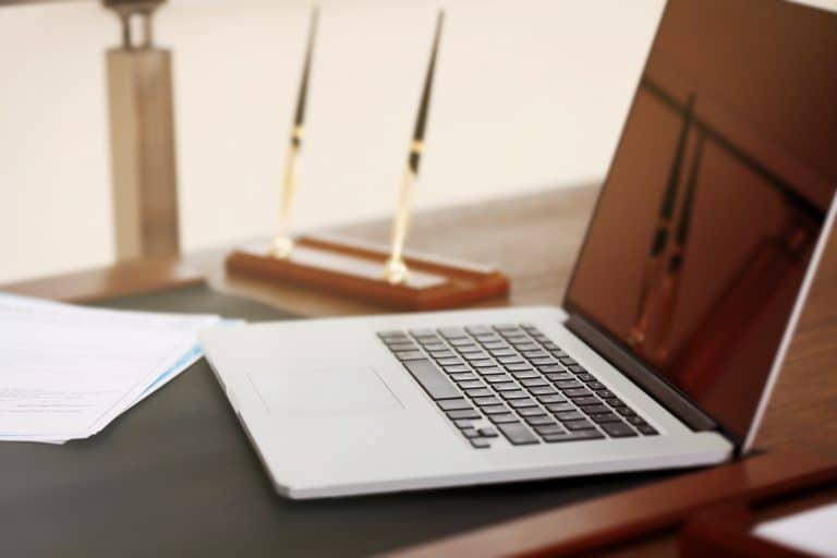 Apple GerÀt In Einer Kanzlei